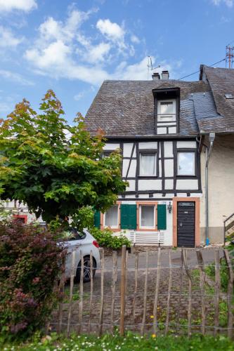 A szálláshely kívülről, Fachwerkhäuschen (Fachwerkhauschen) in Enkirch A szálláshely kívülről, Fachwerkhäuschen (Fachwerkhauschen) in Enkirch