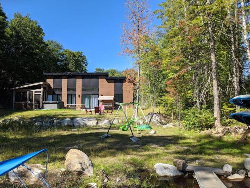 Chalet le Geai bleu in 卓特斯(QC) Chalet le Geai bleu in 卓特斯(QC)