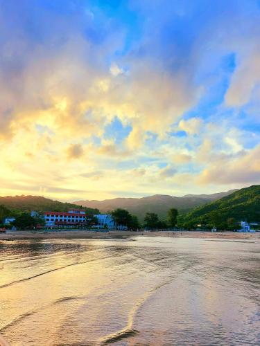 Buitenkant, Silvermine Beach Resort near Lantau Island Buitenkant, Silvermine Beach Resort near Lantau Island