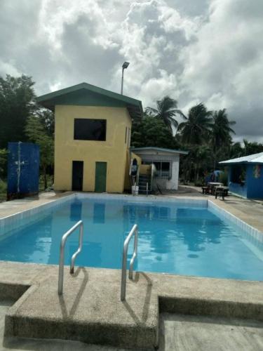 Swimming pool, Hideaway Resort in San Remigio Swimming pool, Hideaway Resort in San Remigio