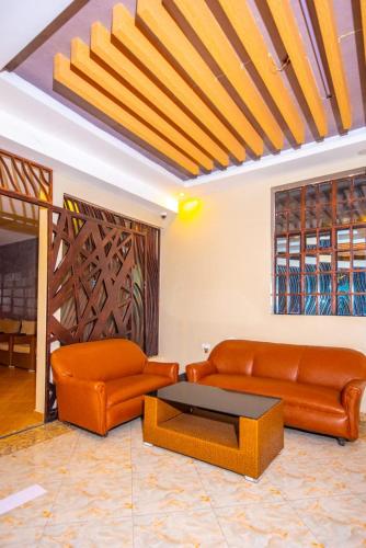 Pub/Hol, Kings Premier Inn in Mlolongo Pub/Hol, Kings Premier Inn in Mlolongo