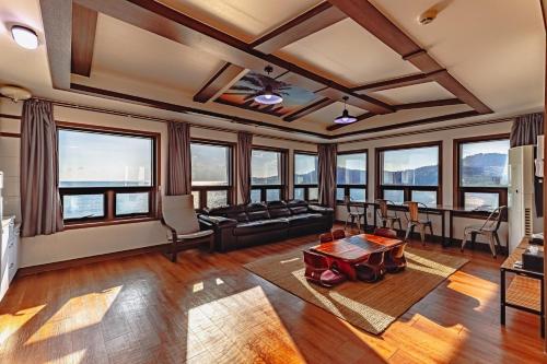 Residence Hotel Blue Ocean View near Seosaengpo Japanese Fortress Residence Hotel Blue Ocean View near Seosaengpo Japanese Fortress