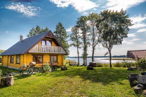 Saullēkti ozolos pie Ežezera (Saullekti ozolos pie Ezezera) in Ezernieki Saullēkti ozolos pie Ežezera (Saullekti ozolos pie Ezezera) in Ezernieki