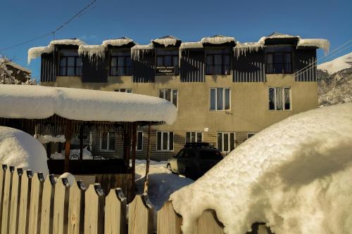 美思提亚旅行旅馆 (Mestiatour Guest House) in 美思提亚 美思提亚旅行旅馆 (Mestiatour Guest House) in 美思提亚