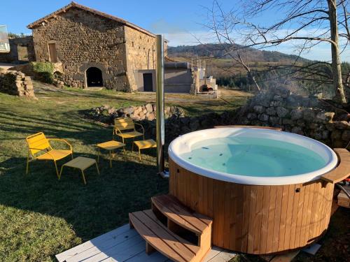 CASARIOU Les Bernards Villa Grande batisse 12p avec cheminee bain nordique billiard piscine in Satillieu CASARIOU Les Bernards Villa Grande batisse 12p avec cheminee bain nordique billiard piscine in Satillieu