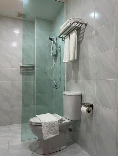 Bathroom, TJ Boutique Hotel in Uthai Thani Bathroom, TJ Boutique Hotel in Uthai Thani