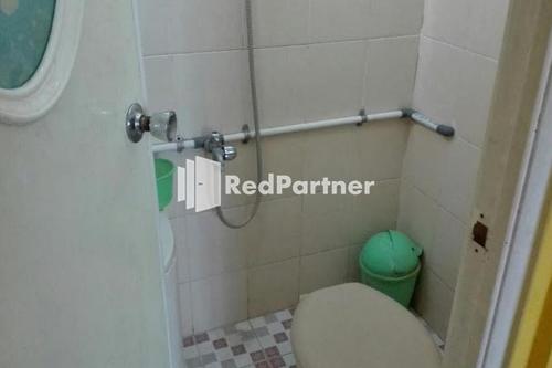 Bathroom, Bromo Indah Lestari Homestay RedPartner in Bromo Bathroom, Bromo Indah Lestari Homestay RedPartner in Bromo