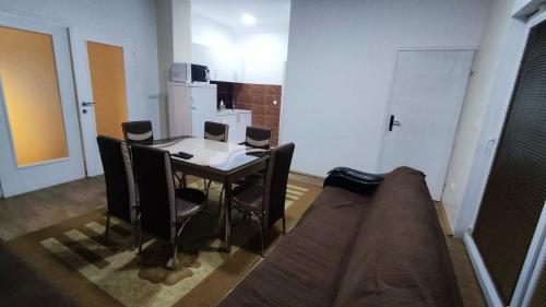Apartmani Mladenović (Apartmani Mladenovic) in Βελιγράδι Apartmani Mladenović (Apartmani Mladenovic) in Βελιγράδι