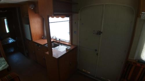 Kitchen, Erlebe unseren Verein im geraumigen Wohnwagen! in Puntigam Kitchen, Erlebe unseren Verein im geraumigen Wohnwagen! in Puntigam