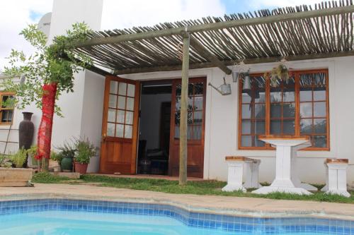 Basen, Olyfenhuis in Riebeek Kasteel Basen, Olyfenhuis in Riebeek Kasteel