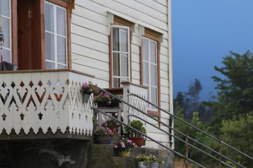 Entrance, Overvoll Farm in Stranda Entrance, Overvoll Farm in Stranda