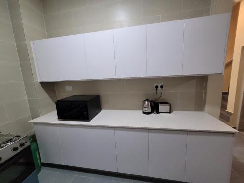 Kitchen, Chez Chic Apartments in Brufut Kitchen, Chez Chic Apartments in Brufut