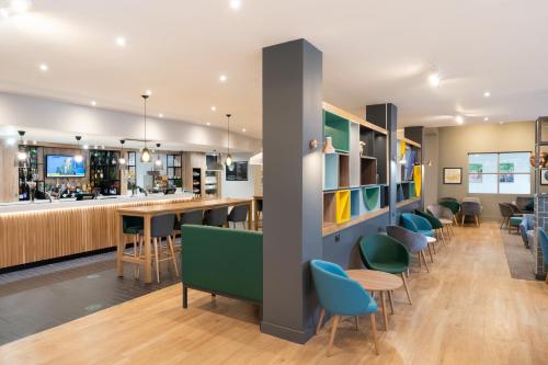 Bar/ Salón, Holiday Inn Gloucester / Cheltenham By IHG in Gloucester Bar/ Salón, Holiday Inn Gloucester / Cheltenham By IHG in Gloucester
