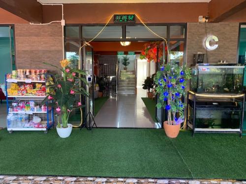 Lert Sri Hotel in Suphan Buri Lert Sri Hotel in Suphan Buri