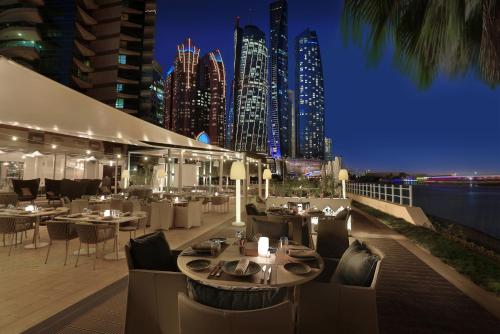 Näkymä, Khalidiya Palace Rayhaan by Rotana in Abu Dhabi Näkymä, Khalidiya Palace Rayhaan by Rotana in Abu Dhabi