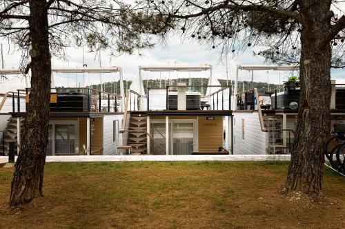 Exterior view, Categorical Floating House in Izola Exterior view, Categorical Floating House in Izola