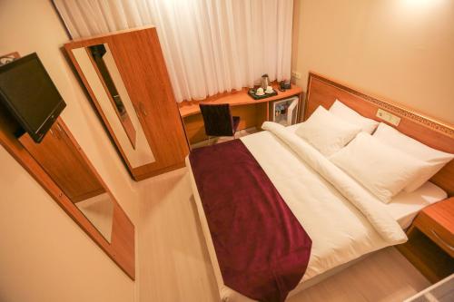Hotel Grand Istanbul Airport in Bagcilar Hotel Grand Istanbul Airport in Bagcilar