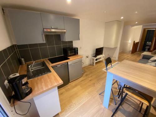 Paris Eiffel Tower et Disney apartments, parkings gratuits et securises, 10 minutes metro to Paris in Nogent-sur-Marne Paris Eiffel Tower et Disney apartments, parkings gratuits et securises, 10 minutes metro to Paris in Nogent-sur-Marne