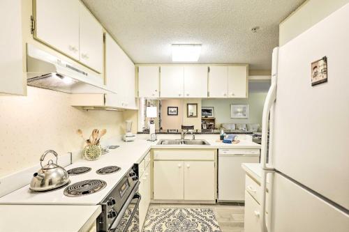 Large Tampa-Area Condo - 15 Mi Clearwater Beach! in Palm Harbor (FL) Large Tampa-Area Condo - 15 Mi Clearwater Beach! in Palm Harbor (FL)