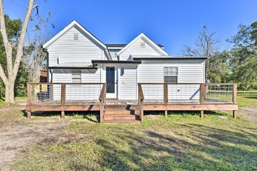 Chic St Marys Home, 2 Blocks from Riverfront in St. Marys (GA) Chic St Marys Home, 2 Blocks from Riverfront in St. Marys (GA)
