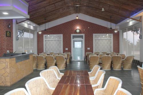 مطعم, Amrit Van Resort in نينداد مطعم, Amrit Van Resort in نينداد