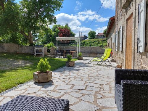 Maison de charme restauree au bord d'un ruisseau avec terrasse, proche activites de plein air et con in Laguiole Maison de charme restauree au bord d'un ruisseau avec terrasse, proche activites de plein air et con in Laguiole
