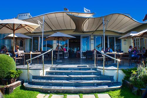 Restaurant, The Beach Hotel in Port Elizabeth Restaurant, The Beach Hotel in Port Elizabeth