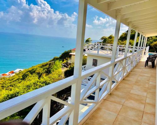 Balcony/terrace, SXM King Size Villa with 4 Rooms and 4 Bathrooms in Little Bay Balcony/terrace, SXM King Size Villa with 4 Rooms and 4 Bathrooms in Little Bay