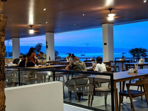 Nhà hàng, Kambaniru Beach Hotel and Resort in Đảo Sumba Nhà hàng, Kambaniru Beach Hotel and Resort in Đảo Sumba