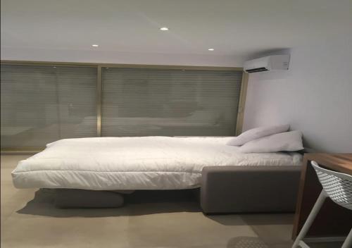 Tres beau studio avec terrasse, situe a 100m des plages de Juans les pins in Antibes Tres beau studio avec terrasse, situe a 100m des plages de Juans les pins in Antibes