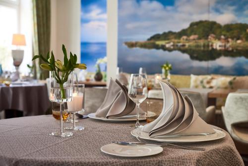 Restaurant, Seeschloss Sellin in Ostseebad Sellin Restaurant, Seeschloss Sellin in Ostseebad Sellin