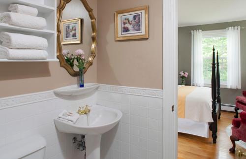 在meiguo.com看到的Wolf Cove Inn的介绍图片