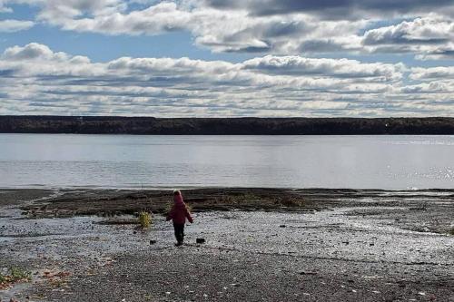plaža, Le temps d'une ile (Maison) - Vue sur le fleuve in Ile D'orleans (QC) plaža, Le temps d'une ile (Maison) - Vue sur le fleuve in Ile D'orleans (QC)