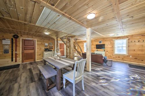 Rangeley Retreat Cabin-Style Home Lake Access in Rangeley (ME) Rangeley Retreat Cabin-Style Home Lake Access in Rangeley (ME)