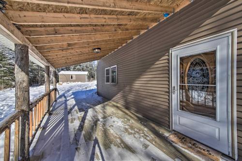 Rangeley Retreat Cabin-Style Home Lake Access in Rangeley (ME) Rangeley Retreat Cabin-Style Home Lake Access in Rangeley (ME)