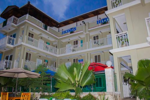 Vista Exterior, Three Kings Hotel in Cap-Haitien Vista Exterior, Three Kings Hotel in Cap-Haitien
