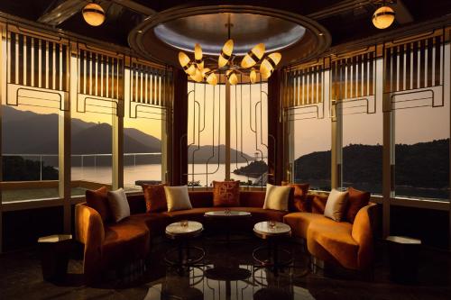 Restaurant, The Silveri Hong Kong - MGallery near Cheung Sha Beach Restaurant, The Silveri Hong Kong - MGallery near Cheung Sha Beach
