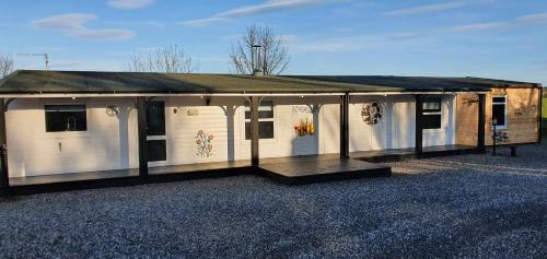 Spacious well equipped Chalet Bungalow close to Nairn, in Cawdor Spacious well equipped Chalet Bungalow close to Nairn, in Cawdor
