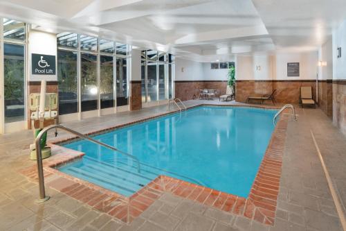 Úszómedence, Holiday Inn Southaven Central - Memphis By IHG in Southaven (Mississippi) Úszómedence, Holiday Inn Southaven Central - Memphis By IHG in Southaven (Mississippi)