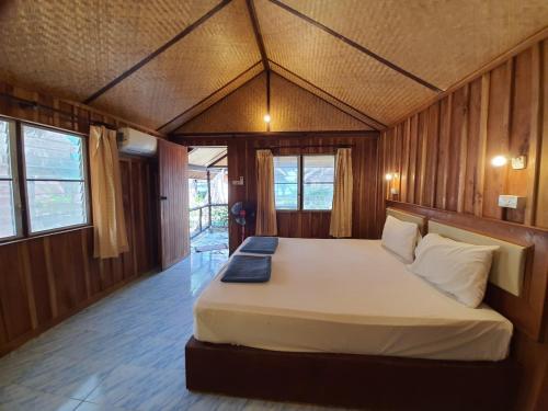 Kradan Beach Resort in Trang Kradan Beach Resort in Trang