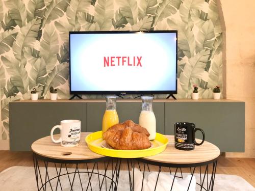 Food and beverages, Jungle Cosy Appartement in Niort Food and beverages, Jungle Cosy Appartement in Niort