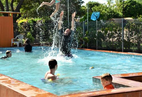 Swimming pool, Affordable Gold City Motel in Charters Towers Swimming pool, Affordable Gold City Motel in Charters Towers
