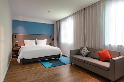 Holiday Inn Express Shantou City Center By IHG in Shantou Holiday Inn Express Shantou City Center By IHG in Shantou
