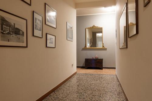 Lobby, La Svolta in Chiuro Lobby, La Svolta in Chiuro