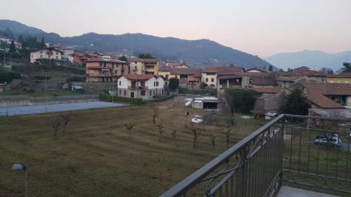 Appartamento THE TOURIST SAN ROCCO in Solto Collina Appartamento THE TOURIST SAN ROCCO in Solto Collina