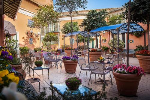 Balcony/terrace, Hotel Villa Romeo in Catania City Center Balcony/terrace, Hotel Villa Romeo in Catania City Center