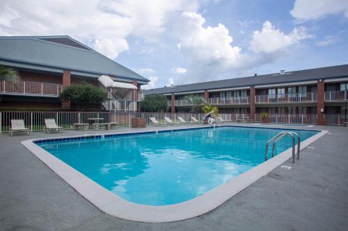 View, Days Inn by Wyndham Mobile I-65 in Mobile (AL) View, Days Inn by Wyndham Mobile I-65 in Mobile (AL)