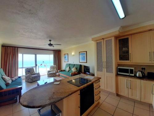 Santana 904 beachfront apartment. Beautiful sea views in Margate Santana 904 beachfront apartment. Beautiful sea views in Margate