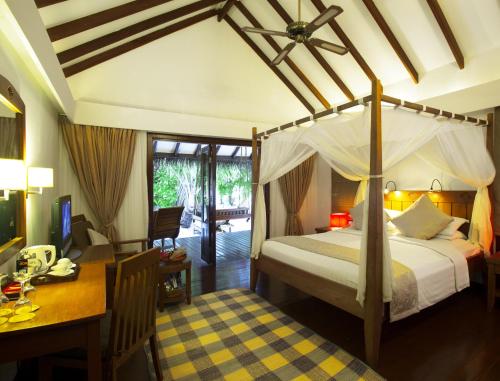 Medhufushi Island Resort in Meemu Atoll Medhufushi Island Resort in Meemu Atoll