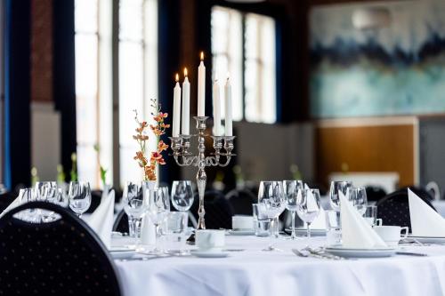 Salón de banquetes, Hotel Sønderborg Kaserne in Sonderborg Salón de banquetes, Hotel Sønderborg Kaserne in Sonderborg